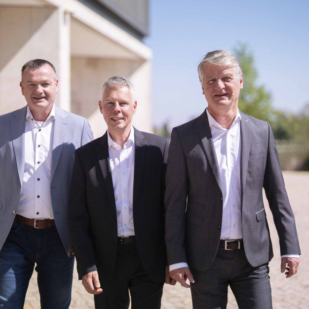 Auf dem Foto sind Michael Meis, Carsten Krull und Dr. Thomas Drews zu sehen.